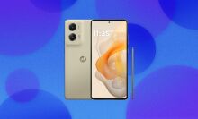 A Moto G Stylus 5G phone appears with its stylus on a blue bubble background.