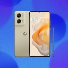 A Moto G Stylus 5G phone appears with its stylus on a blue bubble background.