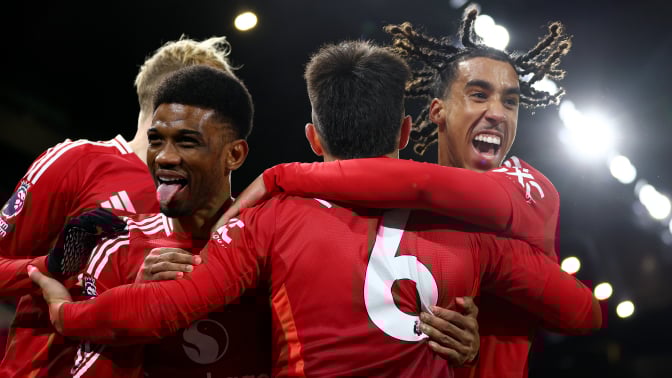 Lisandro Martinez of Manchester United celebrates